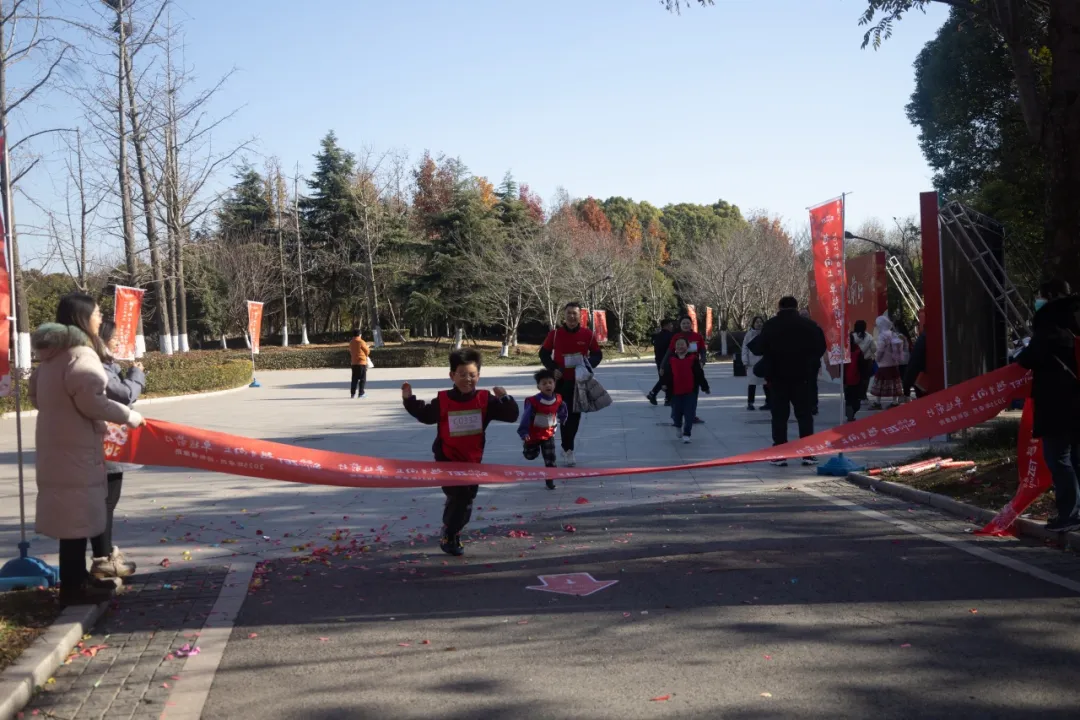 回望2024 启航2025 | 尊凯实业股份2025年度战略年会顺利召开